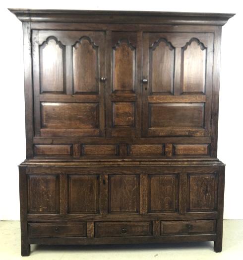 A Georgian Oak Linen Press (1 of 12)