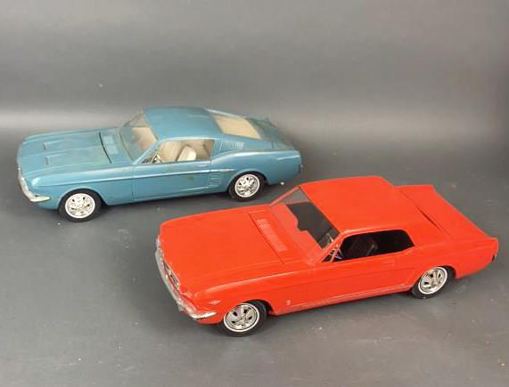 2  Motorized Ford Mustangs (1 of 6)