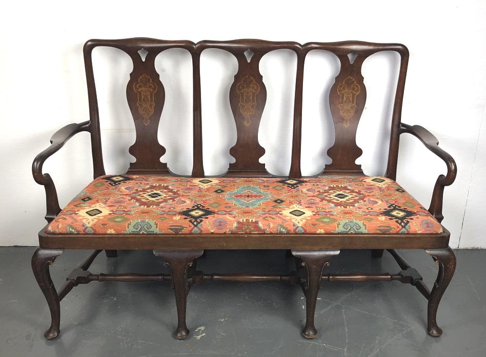 A Queen Anne Style Mahogany 3 Seater Settee (1 of 7)