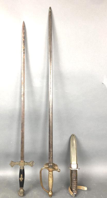 US M8 Bayonet & 2 Swords (1 of 12)