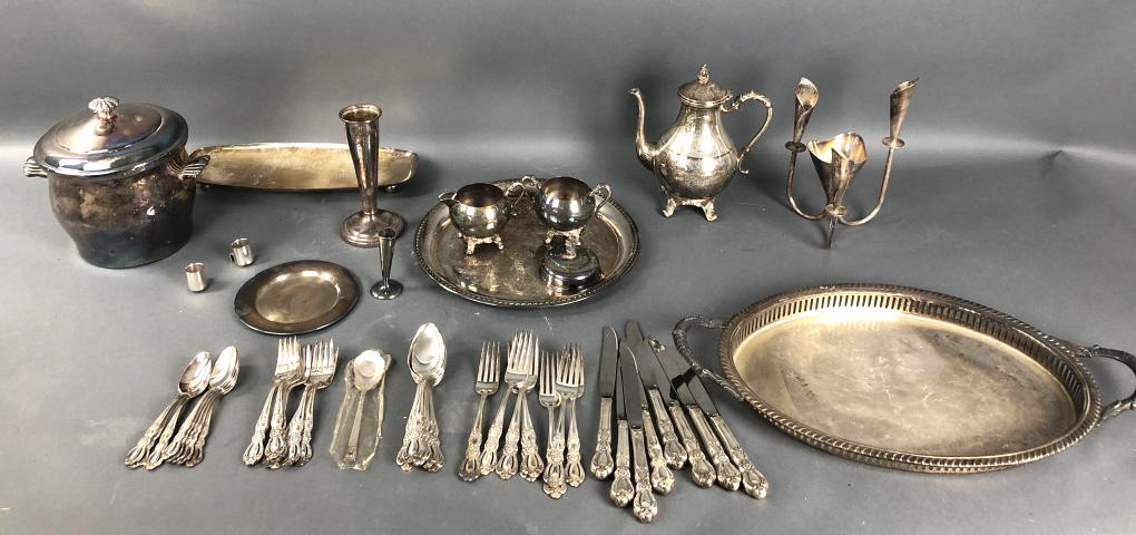 Rogers Partial Flatware Set (1 of 5)
