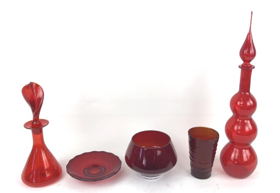 Group of 5 Red Glass Table Articles (1 of 4)