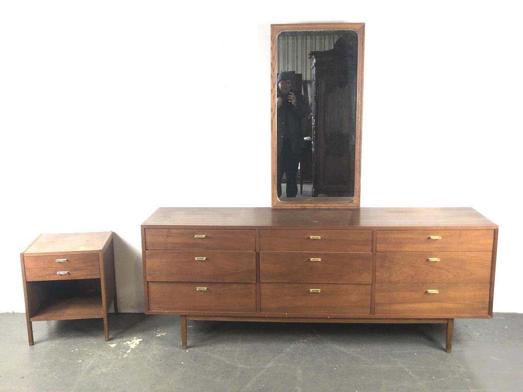 Mid Century Modern 6 Drawer Dresser & Mirror: Mid Century Modern 6 Drawer Dresser & Mirror, Together with bedside table. Dresser is 30"h x 77 1/2"w x 18"d. Mirror is 44" x 22" Night table is 23"h x 18 1/4"w x 16"d Condition - some stains to night