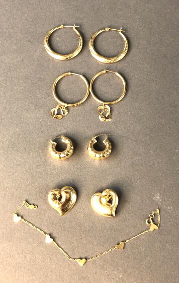 4 Pairs of 14K Gold Earrrings: 4 Pairs of 14K Gold Earrrings. Together with 14K gold love heart bracelet. Total approx 6 DWT all in. Condition - light wear
