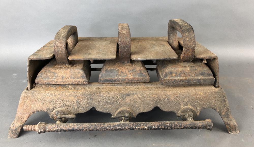 Sad Iron Gas Heater with 3 Sad Irons (1 of 10)