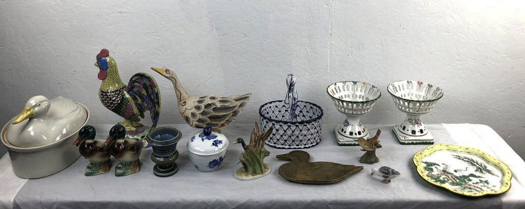 Lot of Porcelain, Enamel, Brass & Wooden Articles (1 of 14)