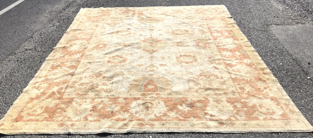 Oushak Rug: Oushak Rug. 11'5" x 8' 8" Condition, some wear to fringe on binding