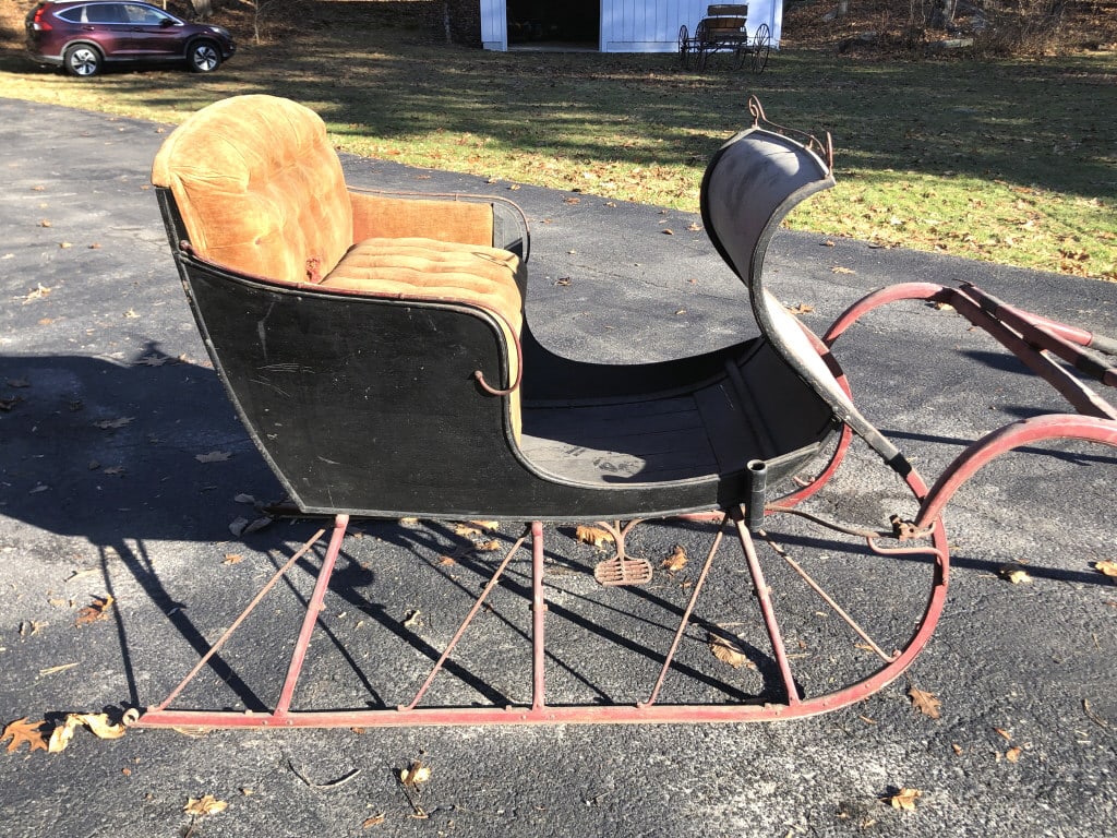 19 Century Horse Drawn Sleigh (1 of 8)