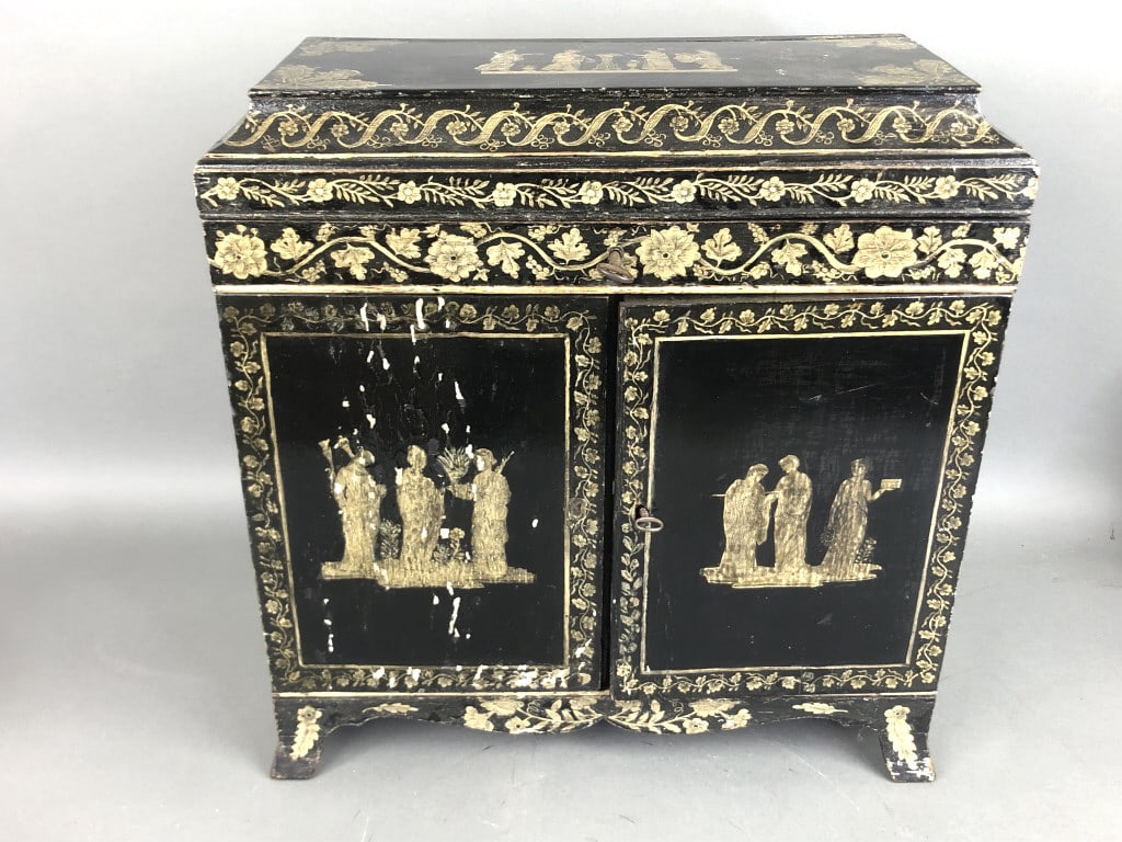Regency Pen Work Table Cabinet (1 of 10)