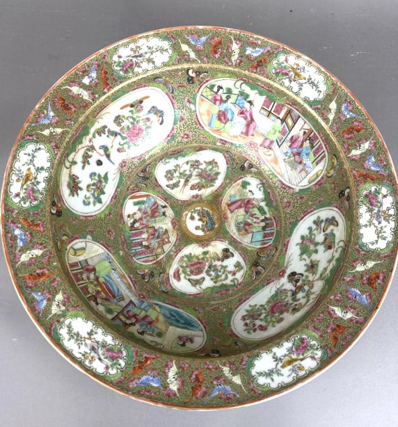 Large Chinese Rose Medallion Bowl (1 of 6)