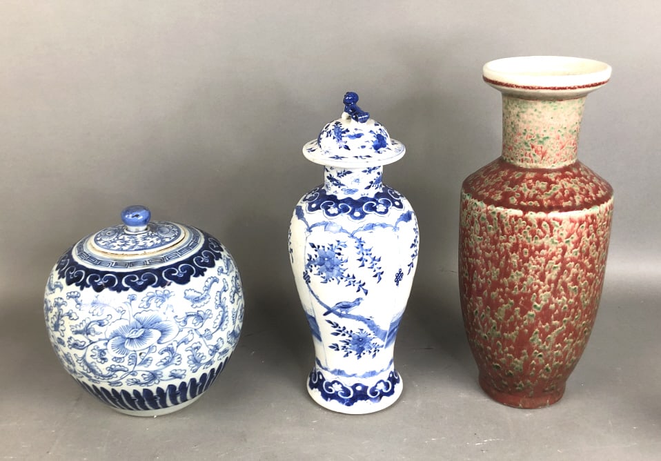 Chinese Export Lidded Vase (1 of 10)