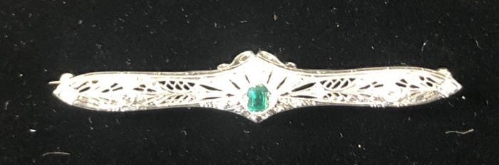 Platinum , Emerald and Diamond Pin