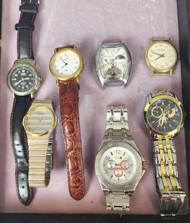 Seven Men's Wrist Watches (1 of 15)