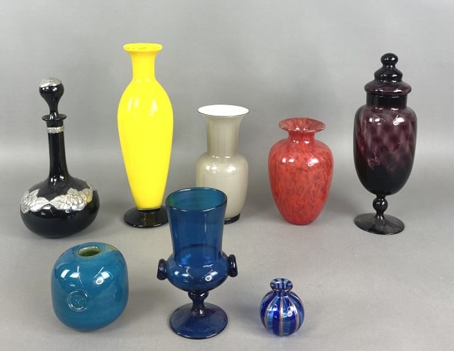 Group of Eight Art Glass Articles (1 of 9)