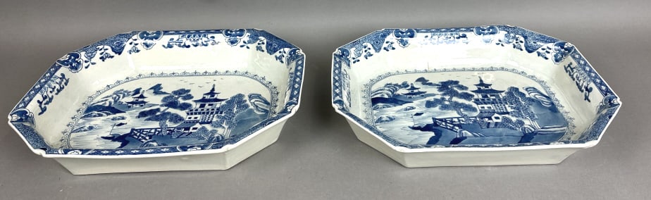 2 Chinese Style Blue/White Platters (1 of 9)