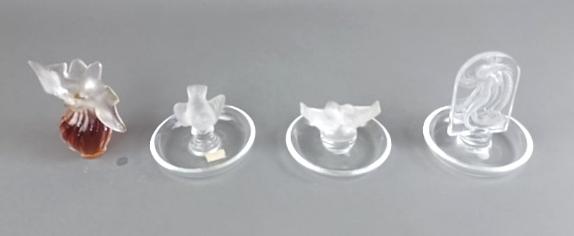 3 Lalique Dishes Together With Nina Ricci Perfume (1 of 11)