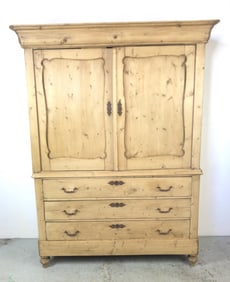 Irish Pine Linen Press