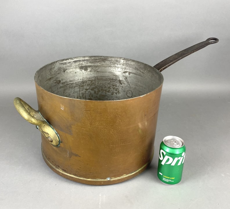 Van Neuss-Pommier Brussells #36 Copper Pot: Van Neuss-Pommier Brussells #36 Copper Pot . 10"h x 30 1/2"w with handle x 14 1/2"d Condition: Needs polishing and some wear.