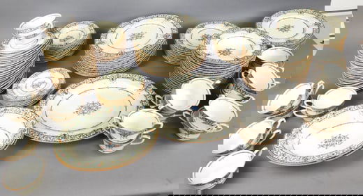 Royal Worcester Chantilly Dinner Service