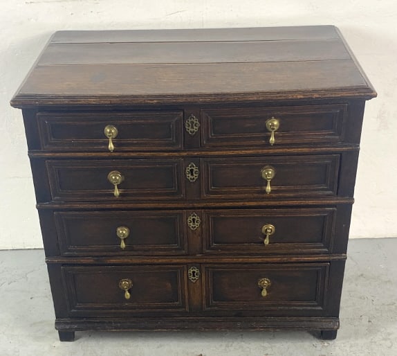 17th C. English Oak 5-Drawer Chest (1 of 7)