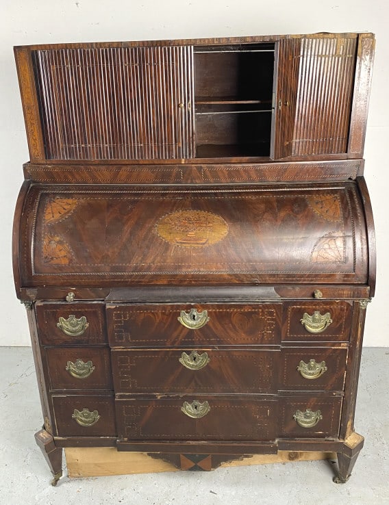 18th C. Dutch Mahogany and Inlaid Cylinder Desk: 18th C. Dutch Mahogany and Inlaid Cylinder Desk. 61 1/2"h x 45 1/2"w x 23"d Condition: Needs full restoration, as is.