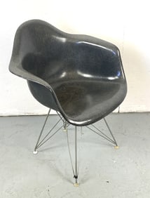 Herman Miller Eames Fiberglass & Metal Chair