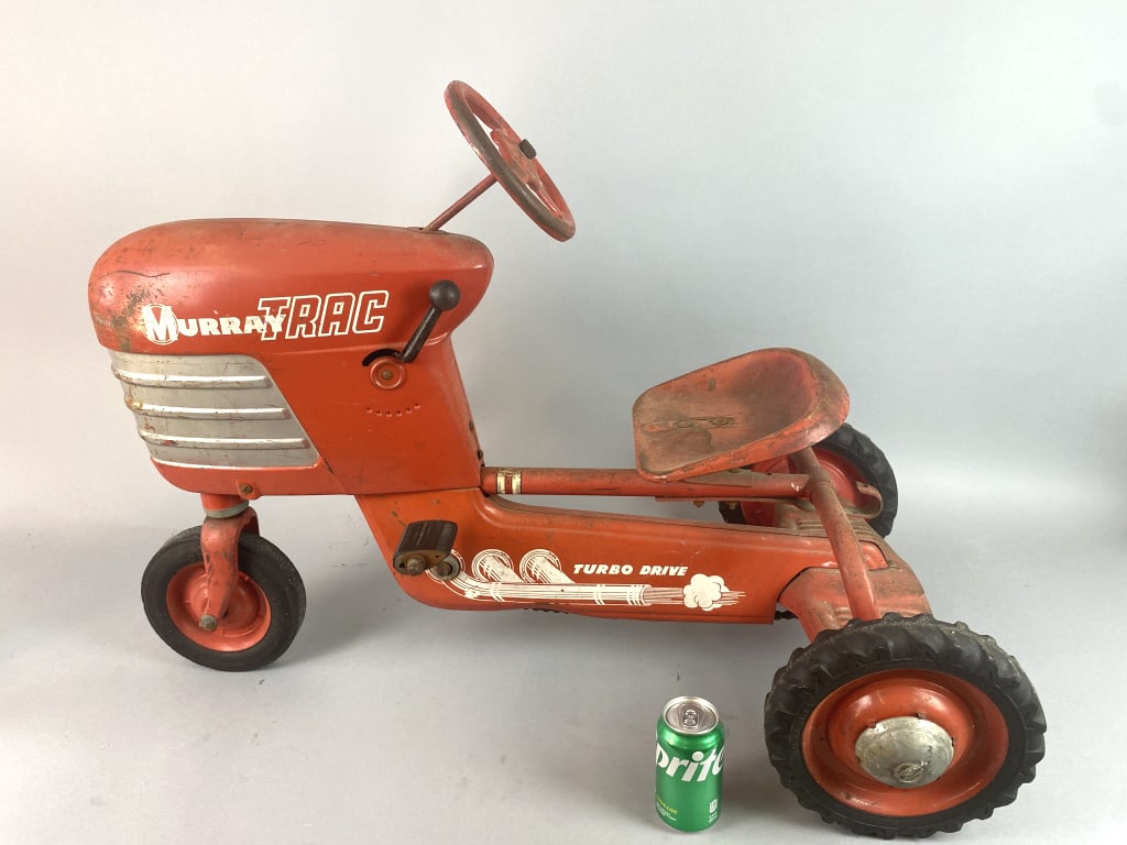 Murray Trac Child's Pedal Tractor (1 of 6)