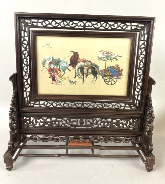 Suzhou Embroidery Double Sided Table Screen (1 of 5)
