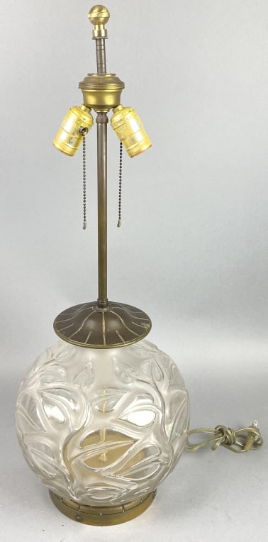 Signed R. Lalique Sophora Lamp (1 of 7)