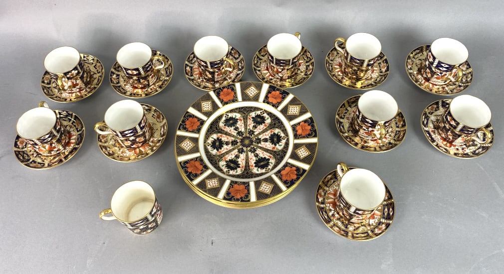 Royal Crown Derby 'Old Imari 1128' & 'Imari 2451' China Set (1 of 8)