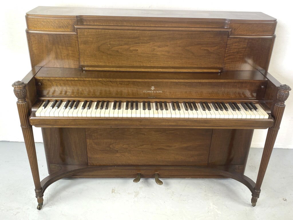 Steinway Mahogany Upright Piano Model R1632 (1 of 8)