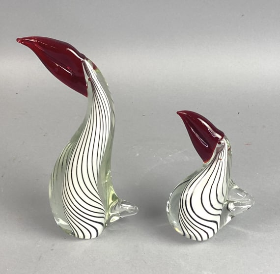 2 Murano Glass Toucans: 2 Murano Glass Toucans Taller: 10"h Condition: Eye missing on smaller