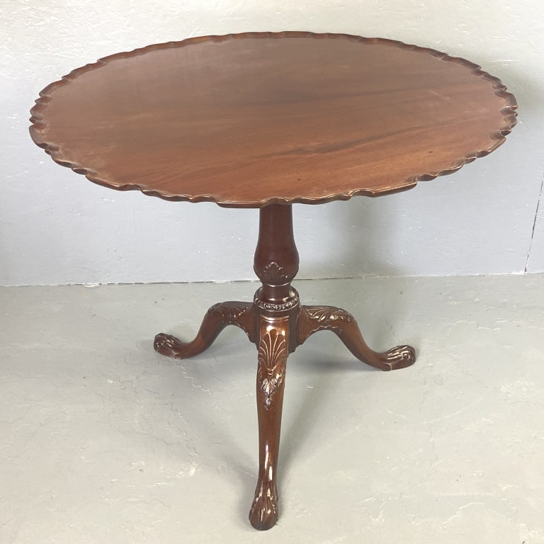 Georgian Mahogany Pie Crust Tilt Top Side Table (1 of 7)