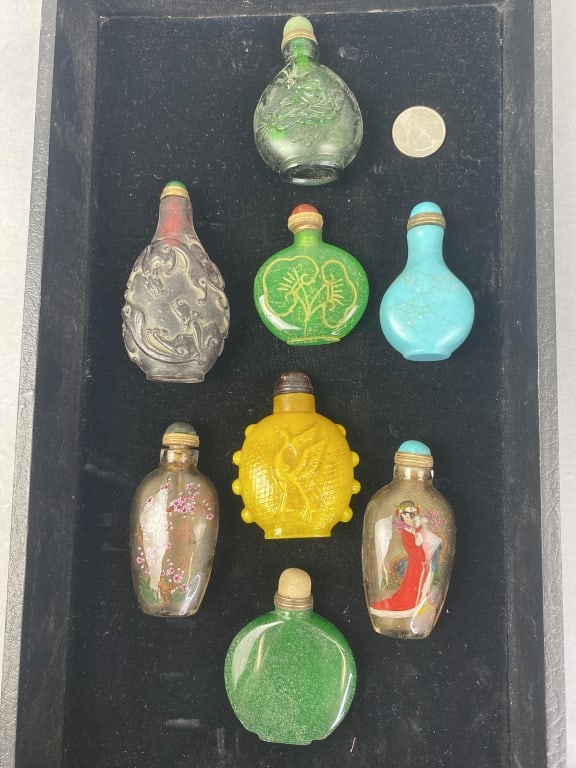 8 Chinese Snuff Bottles (1 of 11)