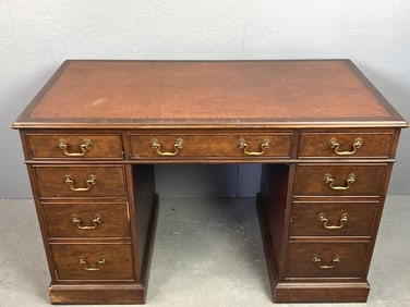 Georgian Style Mahogany & Leather Top Desk