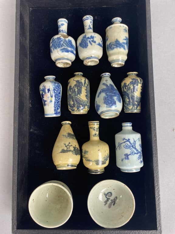 Miniature Chinese Vases w/ 2 Bowls: Miniature Chinese Vases w/ 2 Bowls Tallest: 3"h