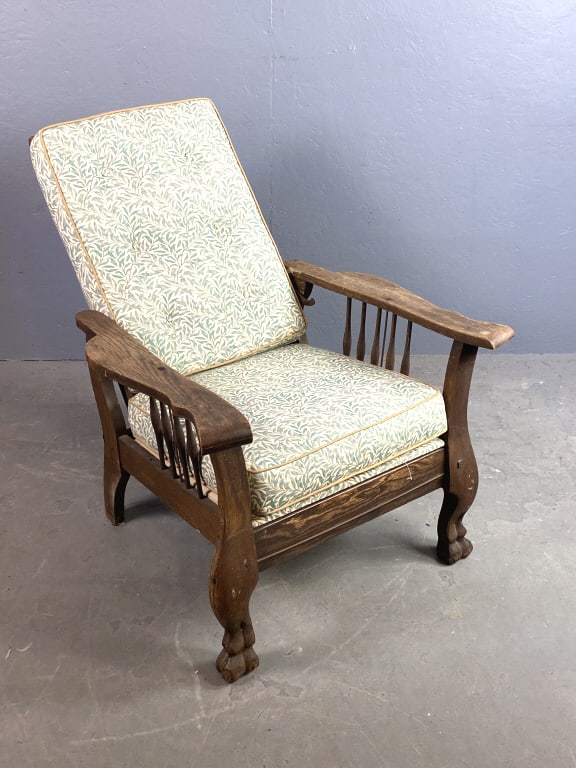 Oak Morris Chair: Oak Morris Chair 35"h x 30 1/2"w x 40"d
