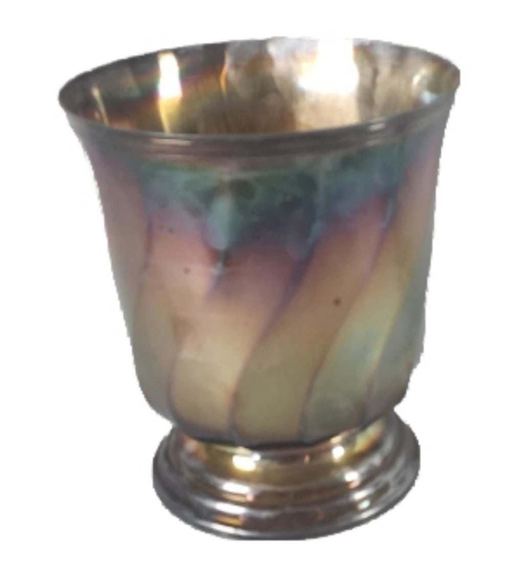 Christofle Torsades Champagne Bucket: Christofle Torsades Champagne Bucket. 9"h x 8 1/4"diam. Condition: Needs cleaning.