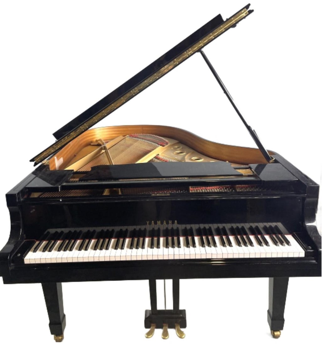 Yamaha C3 Black Lacquered Grand Piano (1 of 14)