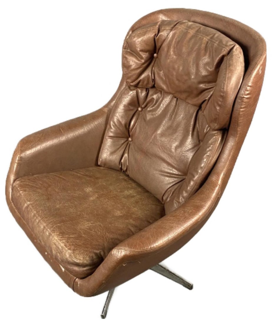 MCM Vinyl Swivel Armchair (1 of 6)