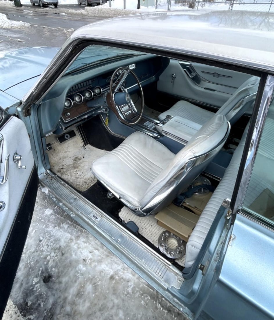 1965 Ford Thunderbird - 9