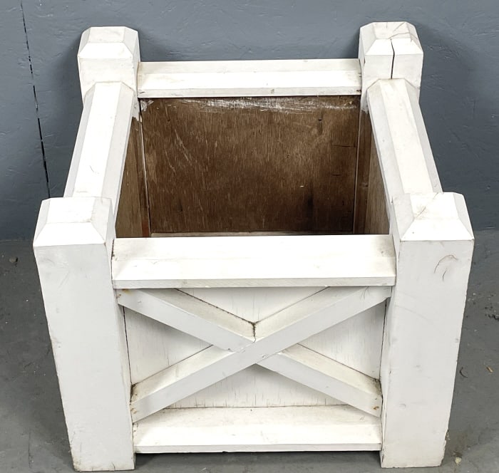 Rustic White Wall Bracket w/ Planter - 4