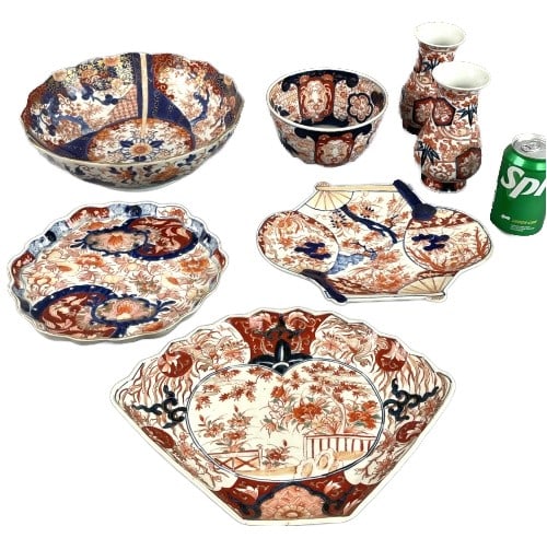 Group of 7 Imari Porcelain Articles: Group of 7 Imari Porcelain Articles. Tallest (vase): 6 3/4"h Condition: Some rubbing to paint and gilt.
