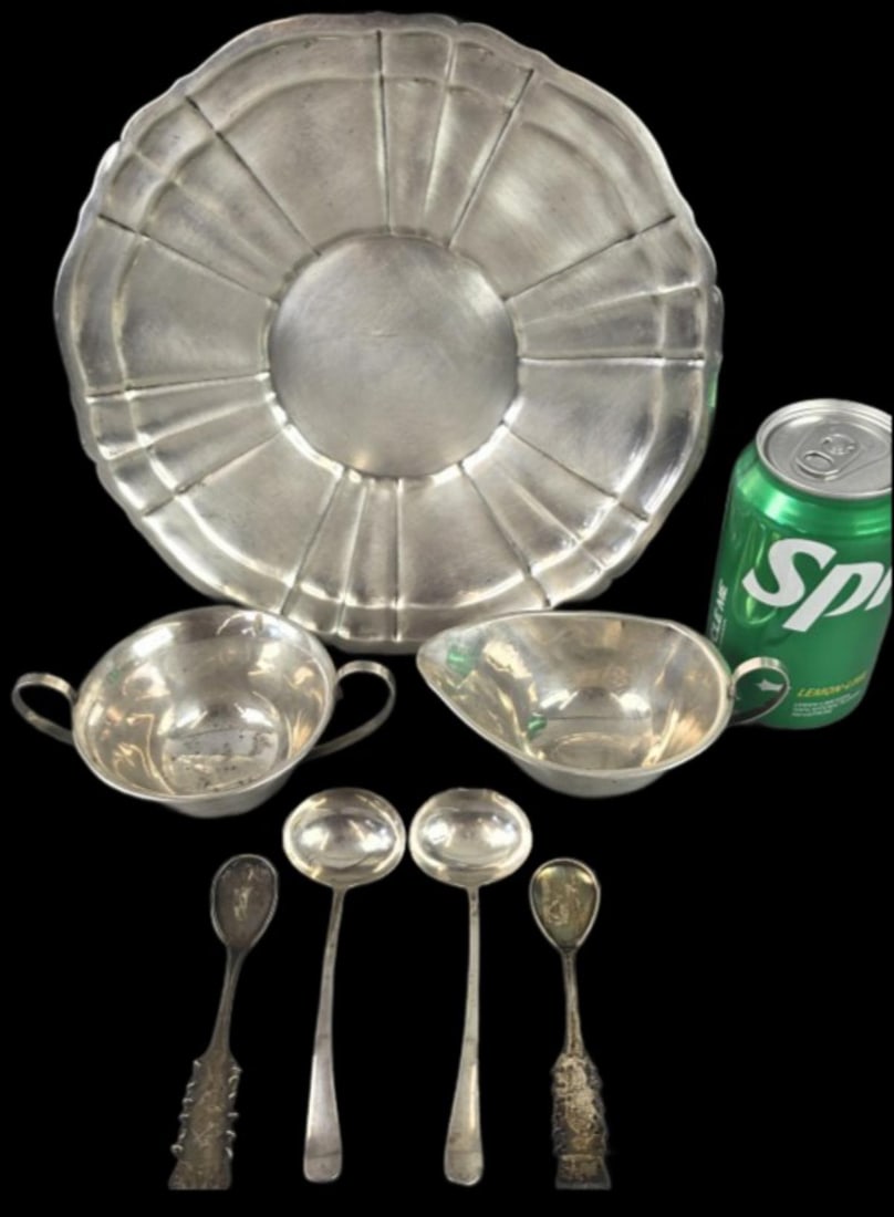 Grouping of Sterling Silver Articles: Grouping of Sterling Silver Articles. Comprising of: Reed & Barton creamer & sugar Gorham Chippendale tray 2 small ladles 2 souvenir spoons 20.02 troy ounces Tray: 10"diam. Condition: Needs cleaning,