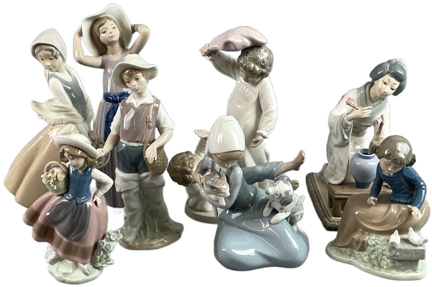 Grouping of Lladro Figurines (1 of 8)