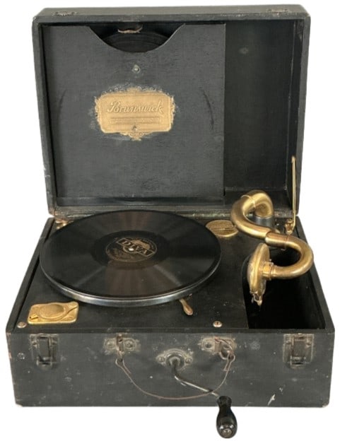 Pat. 1923 Brunswick Suitcase Phonograph (1 of 8)