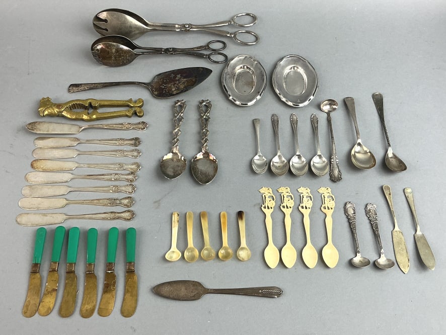 Grouping of Silver Plate Cutlery & Other Articles (1 of 6)