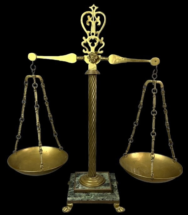 Brass & Marble Apothecary Balance Scale: Brass and green marble apothecary balance scale with claw foot base. Measures 29"h x 26"w x 9.5"d. Condition: Needs polishing, some bent metal and scratches. Claw foot base not attached.