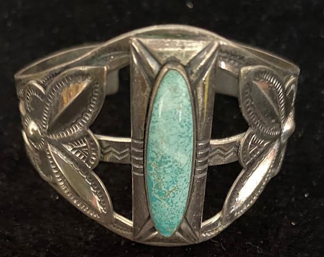 Native American child's Bracelet ca 1950 (1 of 3)