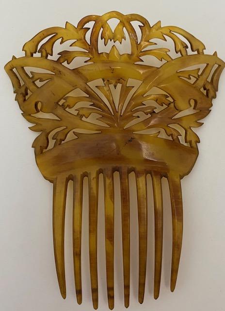 Vintage Blond Ladies Hair Comb Ca. 1900 (1 of 1)